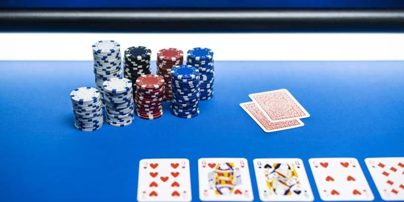 Tú lơ khơ là bài gì? Các biến thể cơ bản của tú lơ khơ 3 Nhiều biến thể từ bài tú lơ khơ được nhiều người chơi yêu thích đặt cược